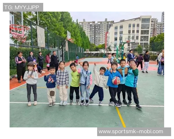 弗拉格分享与兄长共聚时光感受篮球带来的快乐与团结