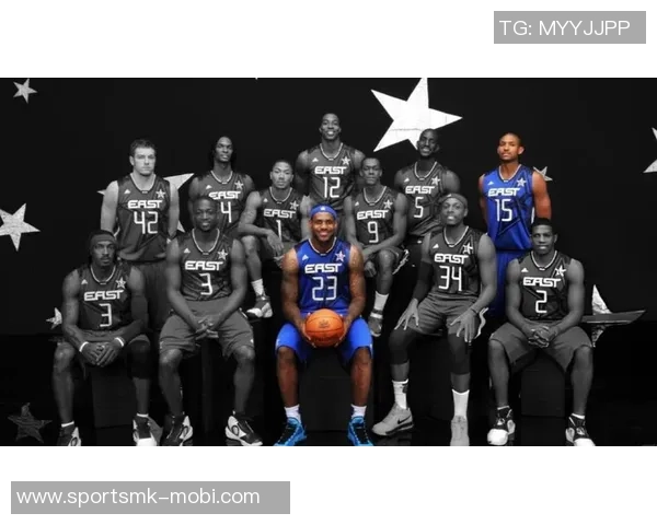 老詹独撑全明星首发阵容近21年首发球员回顾与纪录终结分析 老詹独撑全明星首发阵容近21年首发球员回顾与纪录终结分析